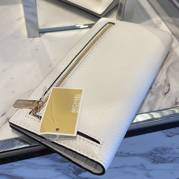 Michael Kors Reed Lg Bifold Pebbled Leather Snap Wallet Card Case
Optic White - Picture 4 of 16